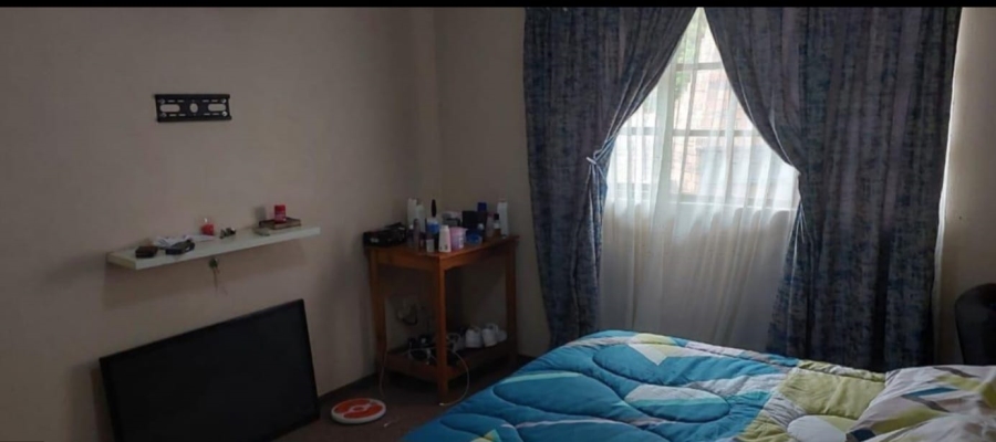 2 Bedroom Property for Sale in Geelhoutpark North West